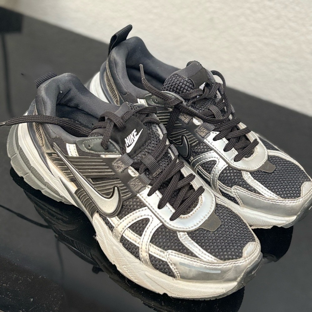 Nike V2K Run - Picture 3 of 5